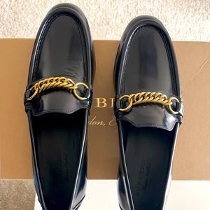 Never use before shoes, Burberry made in Italy